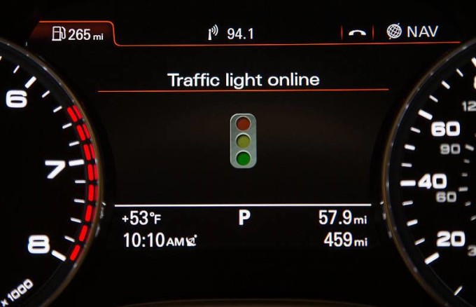 Audi, arriva la tecnologia che ci farà dire addio ai semafori rossi