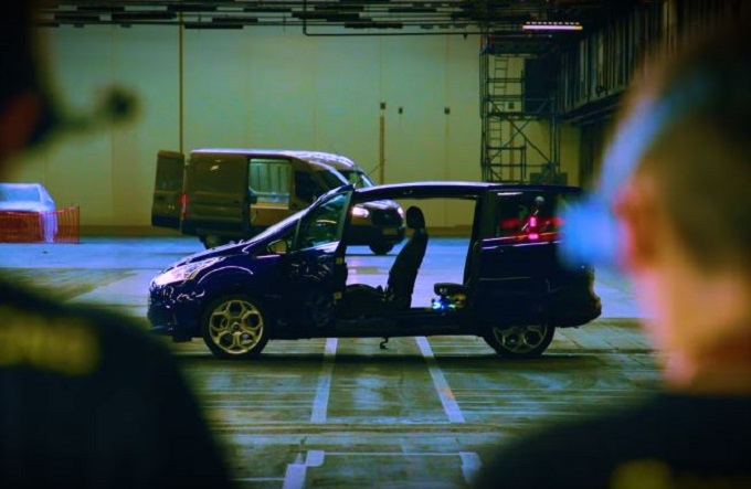 Ford organizza la Dronekhana: evoluzioni volanti tra le auto dell’Ovale Blu [VIDEO]