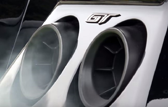 Ford GT, il ruggito che non t’aspetti risuona a Pebble Beach [VIDEO]