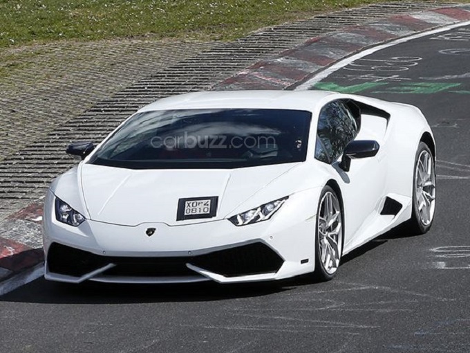 Lamborghini Huracan Superleggera in pista senza camuffamenti [FOTO SPIA]