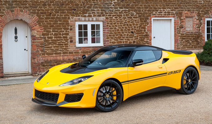 Lotus Evora Sport 410: un esempio di agilità prestazionale sul tracciato di Hethel [VIDEO]