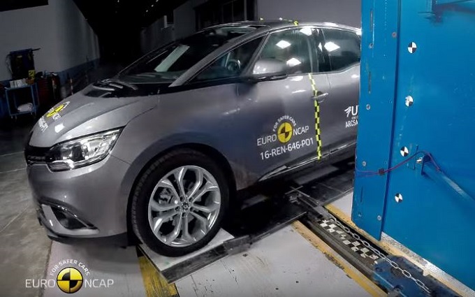 Renault Scenic MY 2016 ottiene le 5 stelle Euro NCAP [VIDEO]