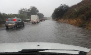 Roma paralizzata, traffico in tilt per il maltempo