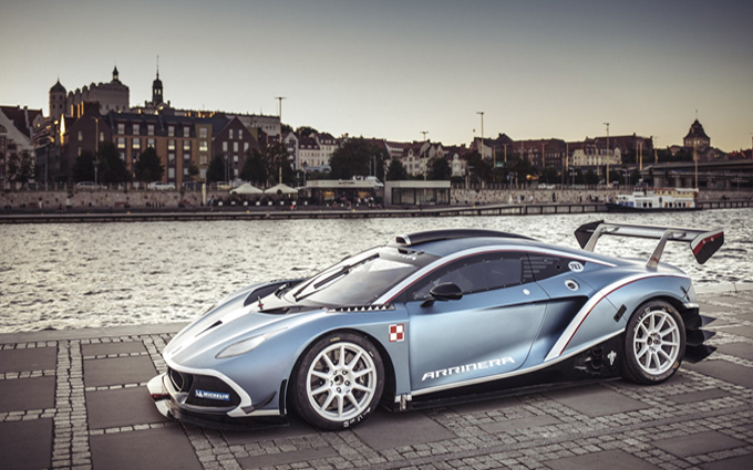 Arrinera Hussarya GT: in esposizione durante il tour polacco [FOTO E VIDEO]