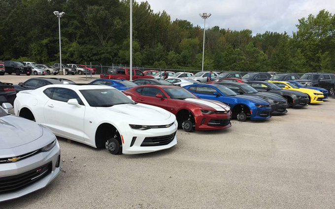 Chevrolet: furto di pneumatici nel parcheggio di una concessionaria del Texas