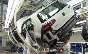 Volkswagen, raggiunto l’accordo coi fornitori: riparte la produzione