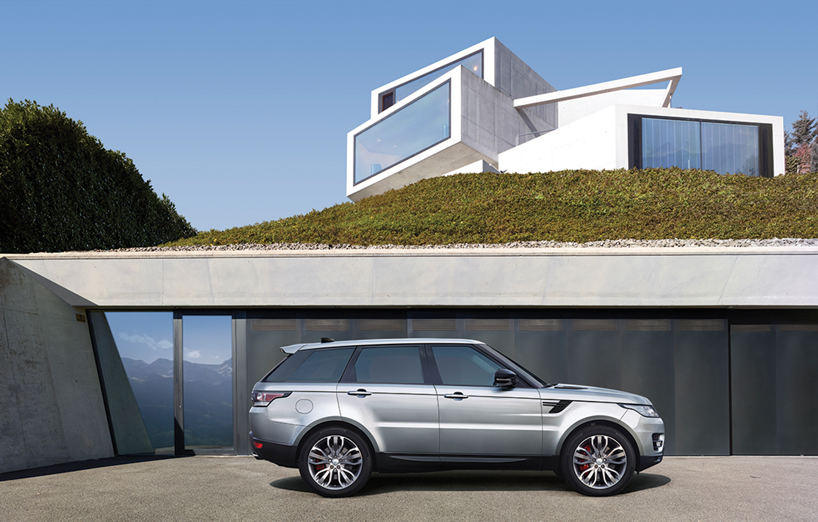 Land Rover: più modelli ibridi nel futuro