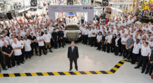 Aston Martin DB11: al via la produzione a Gaydon