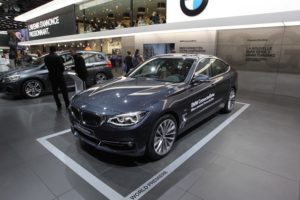 BMW Serie 3 Gran Turismo: eleganza, sportività e abitabilità di alta classe LIVE al Salone di Parigi