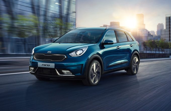 Kia Niro, il crossover ibrido si presenta con il porte aperte di lancio