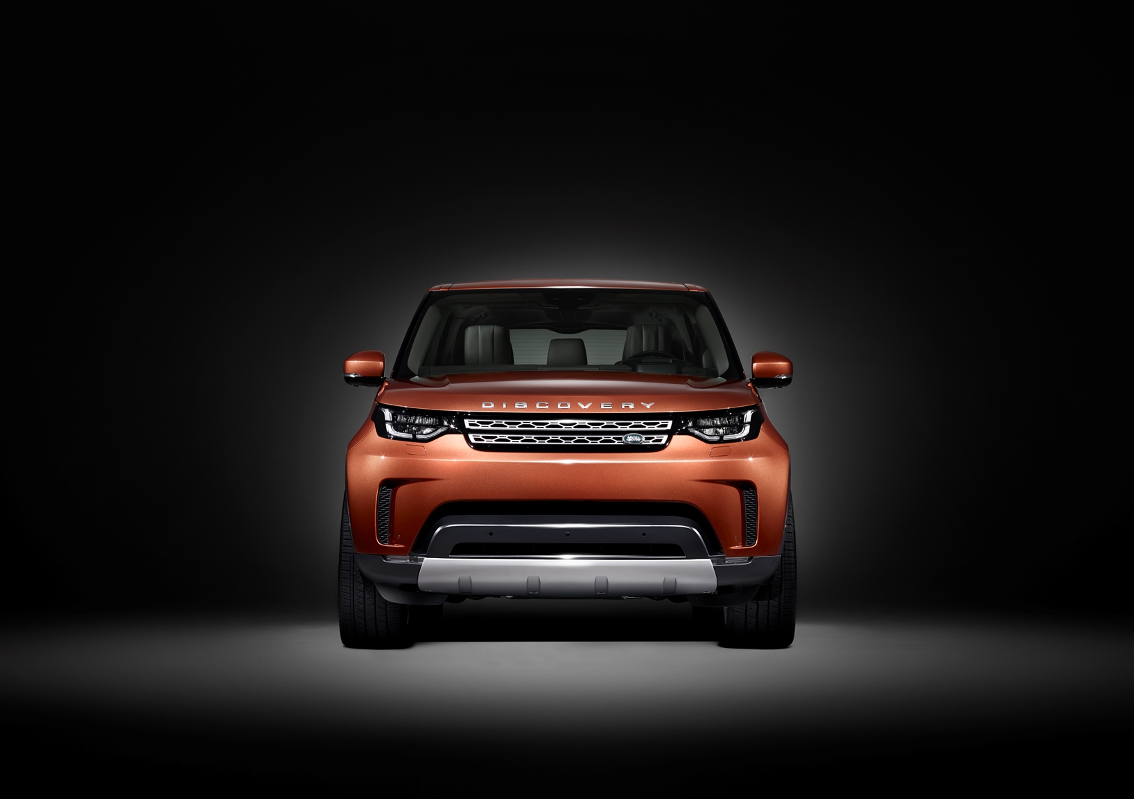 Nuova Land Rover Discovery prime foto ufficiali 6 settembre 2016