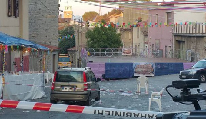 Sardegna, auto travolge la folla: accoltellato il conducente