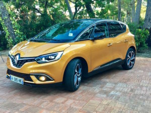 Nuova Renault Scenic: Arrivano i cerchi da 20″ e la tecnologia Hybrid Assist [Primo Contatto]