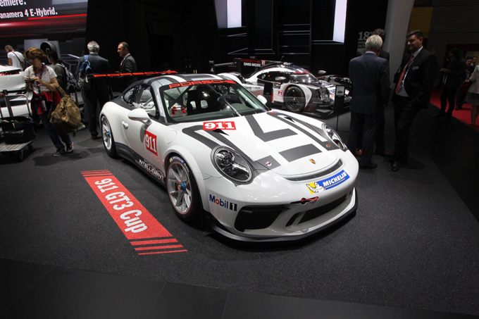 Nuova Porsche 911 GT3 Cup al Salone di Parigi 2016: svelate le caratteristiche tecniche [FOTO LIVE]