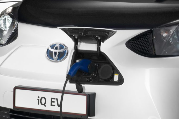 Toyota: “Costruire auto elettriche con autonomia non elevata costa meno che produrre auto ibride”