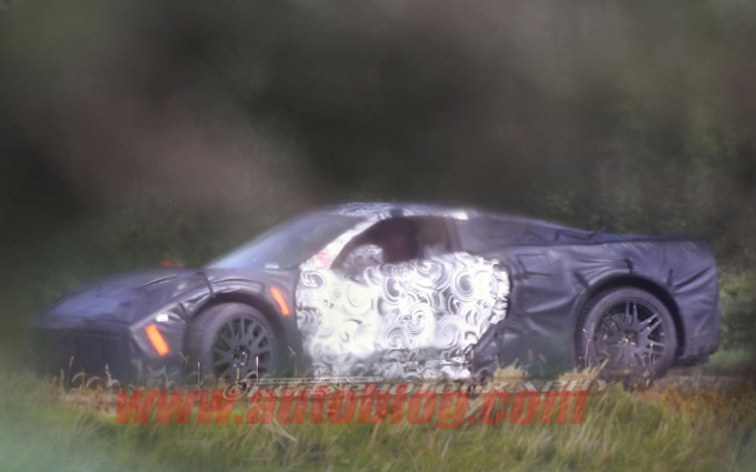 Corvette C8: ecco il muletto dell’ottava generazione a motore centrale [FOTO SPIA]