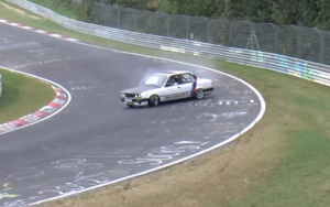 Nurburgring: serie di testacoda a causa delle condizioni della pista [VIDEO]