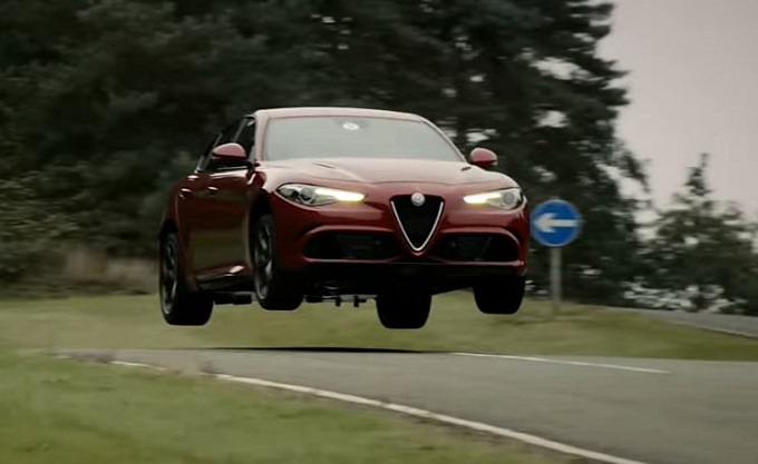 Alfa Romeo Giulia: un balzo nel cuore degli inglesi [VIDEO]