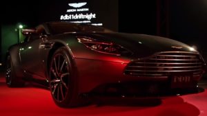 Aston Martin DB11, il lancio in Giappone è uno spettacolo di drift [VIDEO]