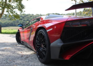 Pirelli PZero Corsa e Lamborghini Aventador SV, un connubio che dura da oltre 50 anni