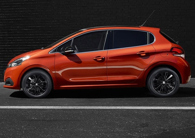 Peugeot 208 con motore PureTech promotrice della Best Technology del Leone