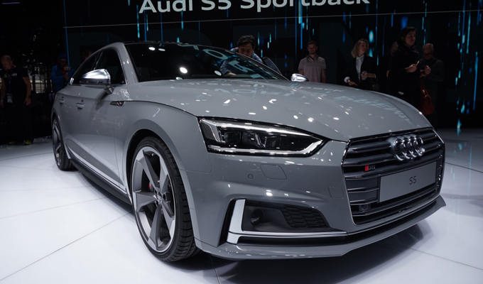 Nuove Audi A5 e S5 Sportback: sportività costellata di eleganza a Parigi [FOTO E VIDEO LIVE]