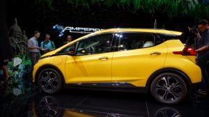 Al Salone di Parigi 2016 Opel ha lanciato la nuova elettrica Ampera-e da 500 km di autonomia [VIDEO INTERVISTA]