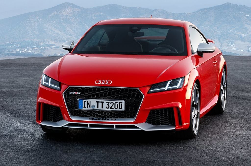 Nuova Audi TT RS: un ruggito di pura sportività [VIDEO]