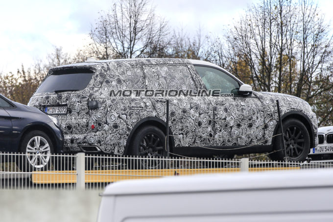 BMW X7: avrà anche una versione inedita a 4 posti