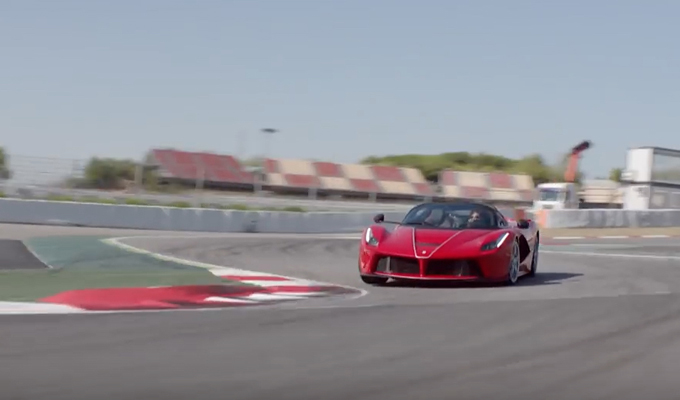 Ferrari LaFerrari Aperta: tante emozionali prospettive di potenza [VIDEO]