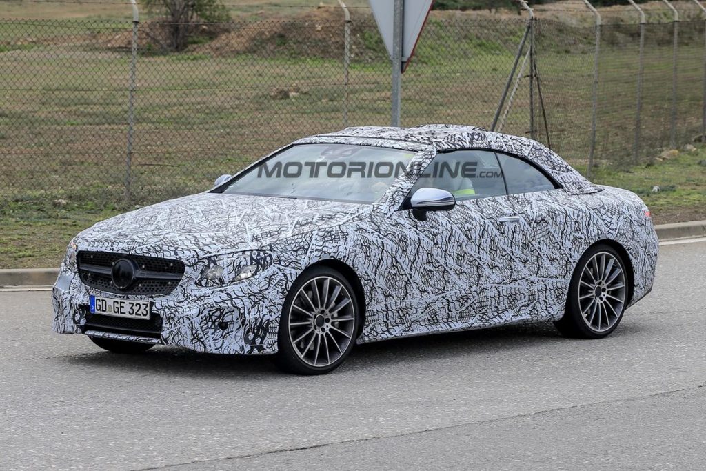 Mercedes Classe E: le versioni coupé e cabrio immortalate in strada [FOTO SPIA]