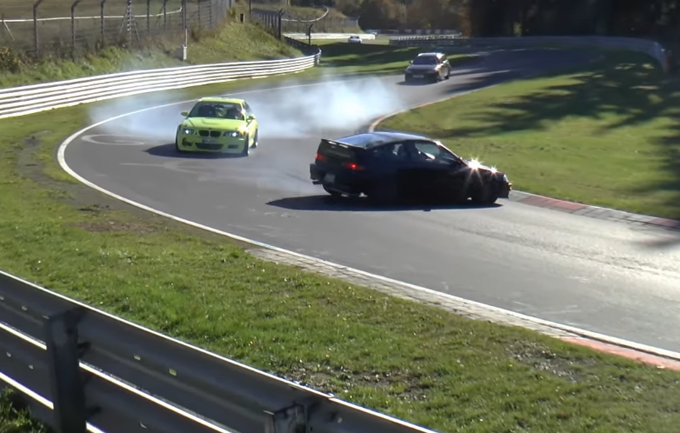 Nurburgring: contatto tra una BMW E46 M3 e una Honda CR-X [VIDEO]