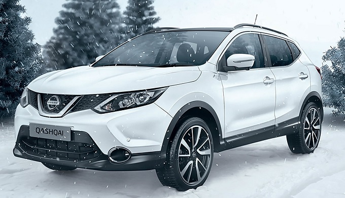 Nissan Qashqai rende il Natale White Pearl Brillant