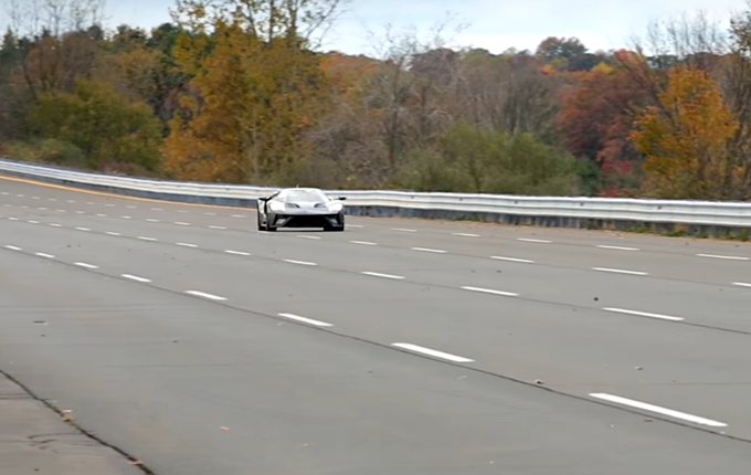 Ford GT: prove di velocità in attesa della commercializzazione [VIDEO]