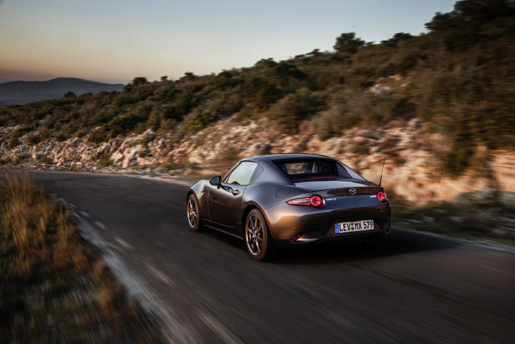 Mazda MX-5 RF: in vendita in Europa a partire da Gennaio 2017 [FOTO e VIDEO]