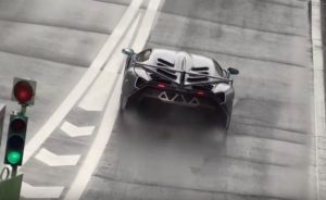 Lamborghini Veneno: giri veloci sotto la pioggia in pista a Vallelunga [VIDEO]