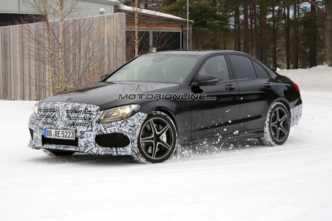 Mercedes AMG C43 foto spia 12 gennaio 2017