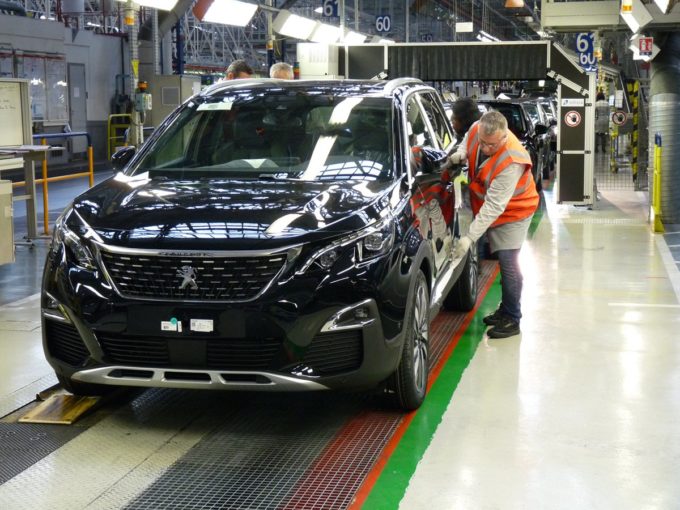 Nuova Peugeot 5008, introdotto un nuovo turno di lavoro a Rennes per far fronte alla produzione