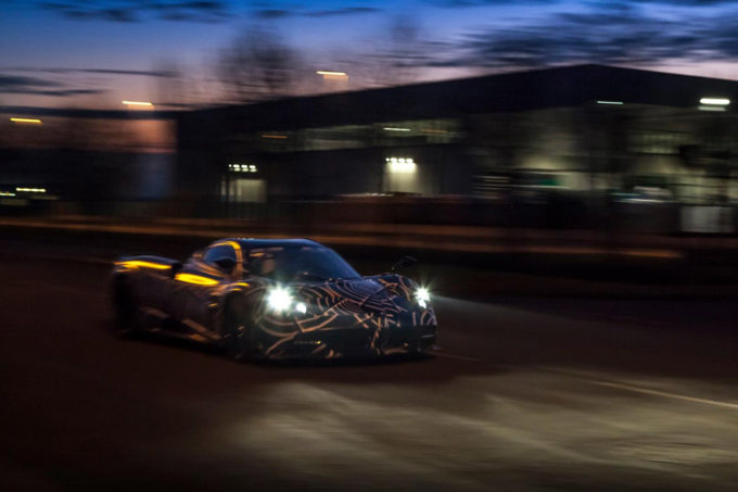 Pagani Huayra Roadster: inedita foto spia della nuova hypercar