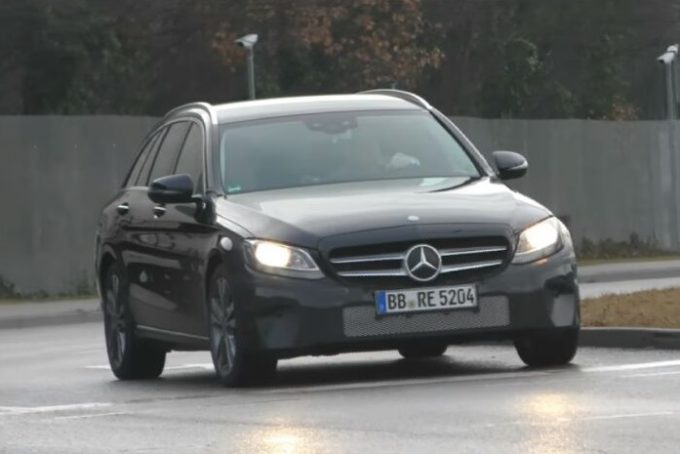 Mercedes Classe C Station Wagon MY 2018: il restyling è servito [VIDEO SPIA]