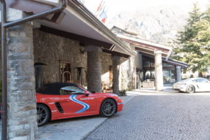 Il Porsche Sci Club Italia fa tappa a Courmayeur, dove sono attese cento persone