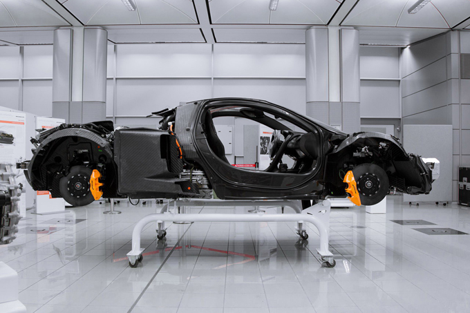 McLaren: nuova fabbrica per la produzione dei telai in carbonio