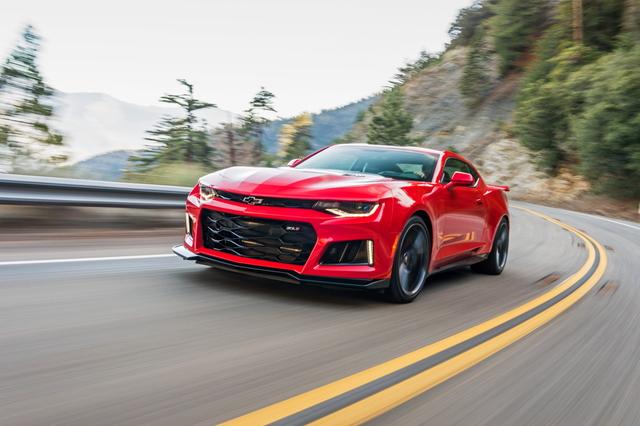 Chevrolet Camaro ZL1: si é spinta ad oltre 320 km/h in un test di velocità