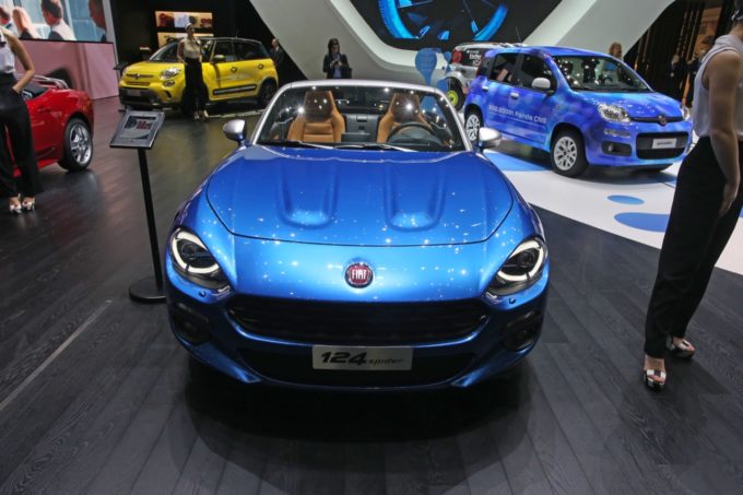 Fiat 124 Spider Europa Foto Live - Salone di Ginevra 2017