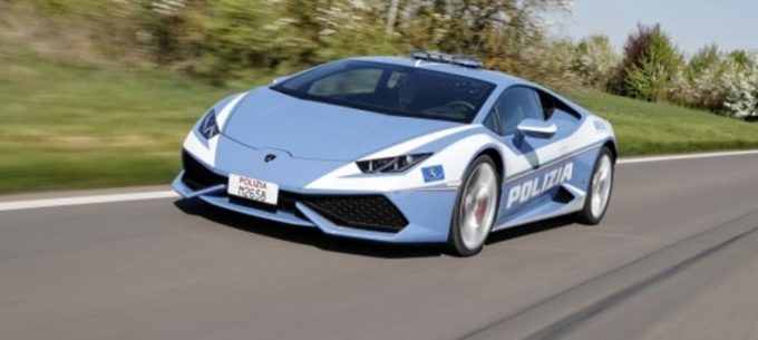 Lamborghini ha consegnato una Huracán alla Polizia stradale di Bologna