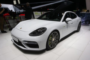 Porsche Panamera Turbo S E-Hybrid: la più prestante della gamma al Salone di Ginevra 2017 [FOTO LIVE]