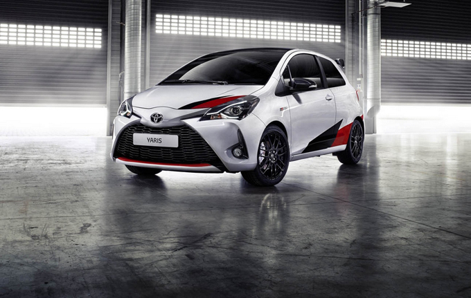 Toyota Yaris GRMN: la 3 porte da 210 CV al Salone di Ginevra 2017 [FOTO]