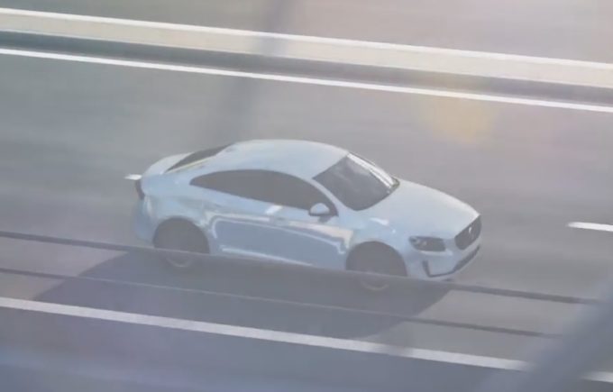 Nuova Volvo S40: fa la sua comparsa in un filmato legato alla sicurezza? [VIDEO]