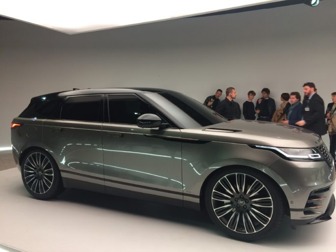 Less is pure: svelata la nuova Lange Rover Velar