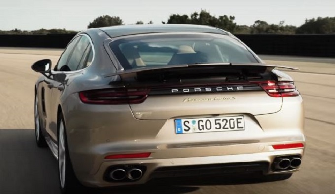 Porsche Panamera Turbo S E-Hybrid: accelerazione da sportiva pura [VIDEO]